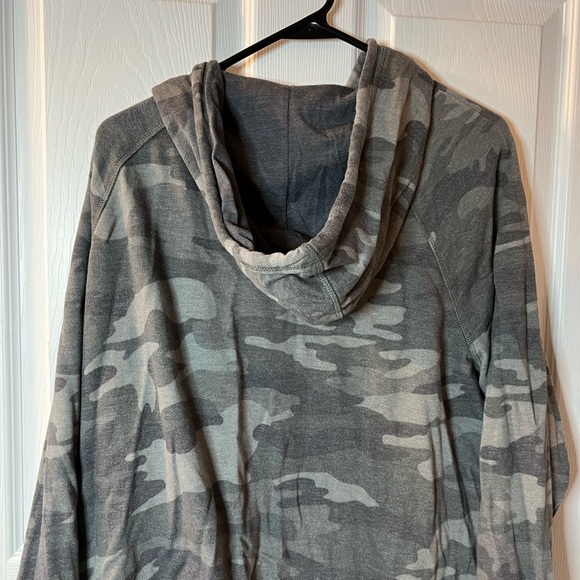 Maurice’s Gray Camouflage Full Zip Hoodie 1X - Picture 7 of 9